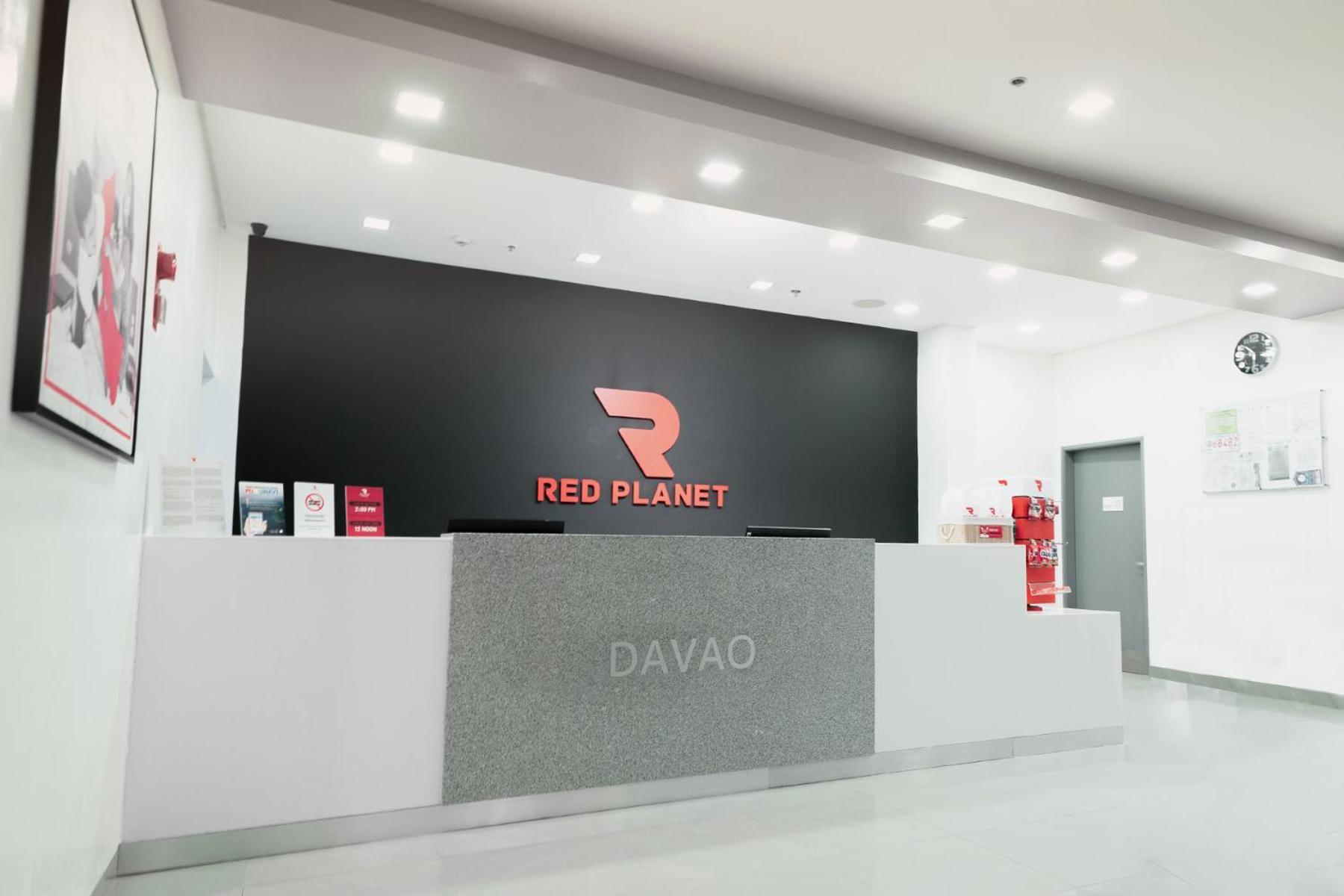 Red Planet Davao Hotel Exterior photo